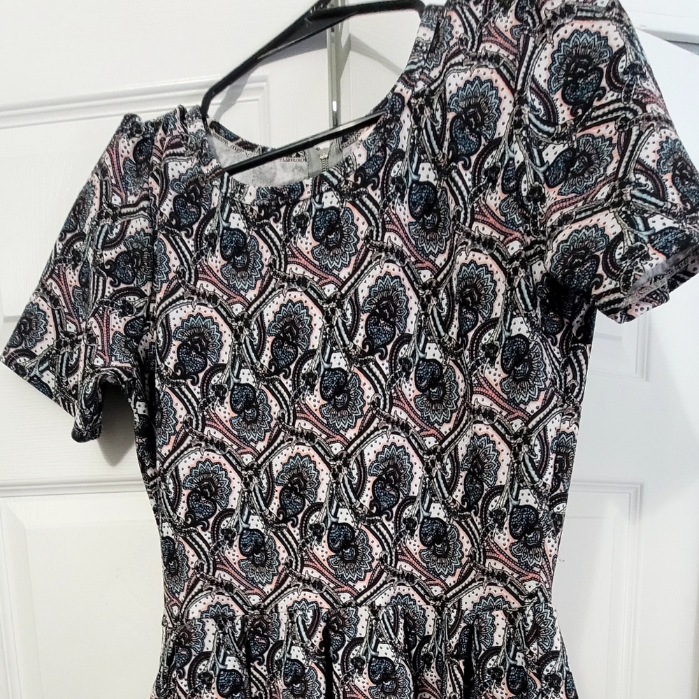 Lularoe Amelia - Picture 2 of 3
